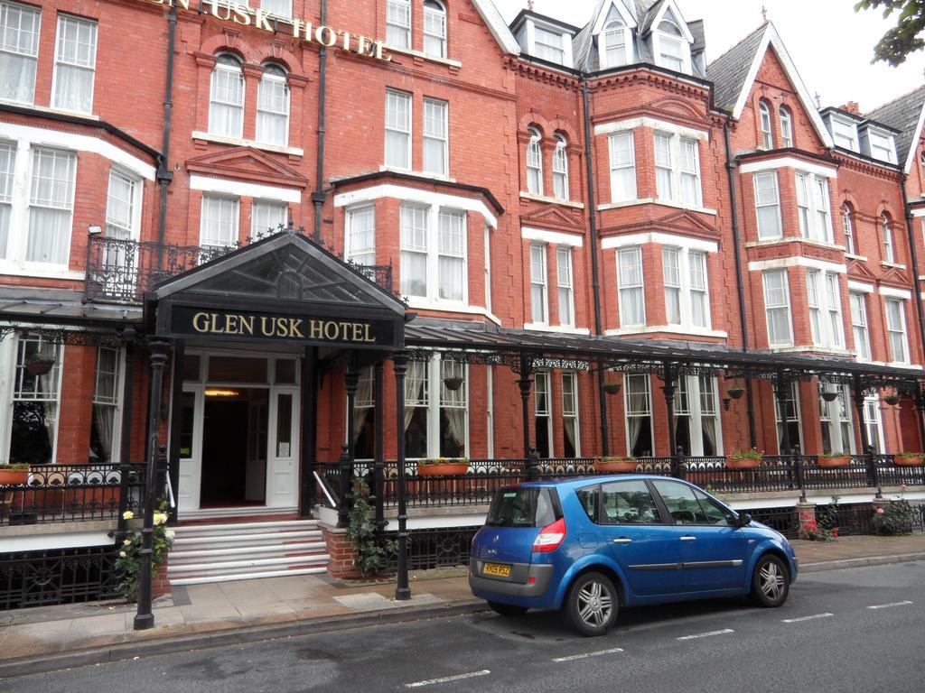 Glen Usk Hotel Llandrindod Wells Exterior foto