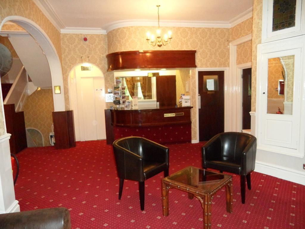 Glen Usk Hotel Llandrindod Wells Exterior foto