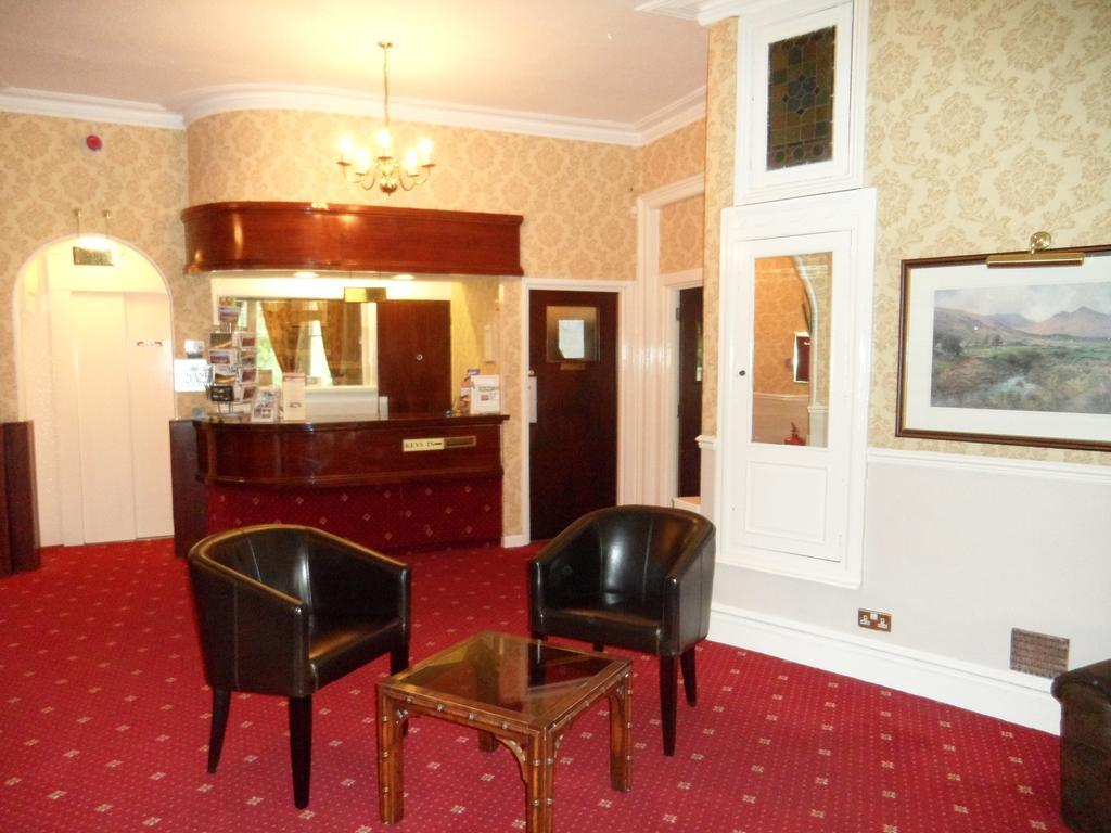 Glen Usk Hotel Llandrindod Wells Exterior foto