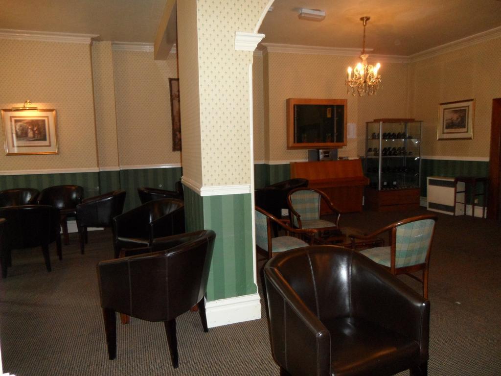 Glen Usk Hotel Llandrindod Wells Exterior foto
