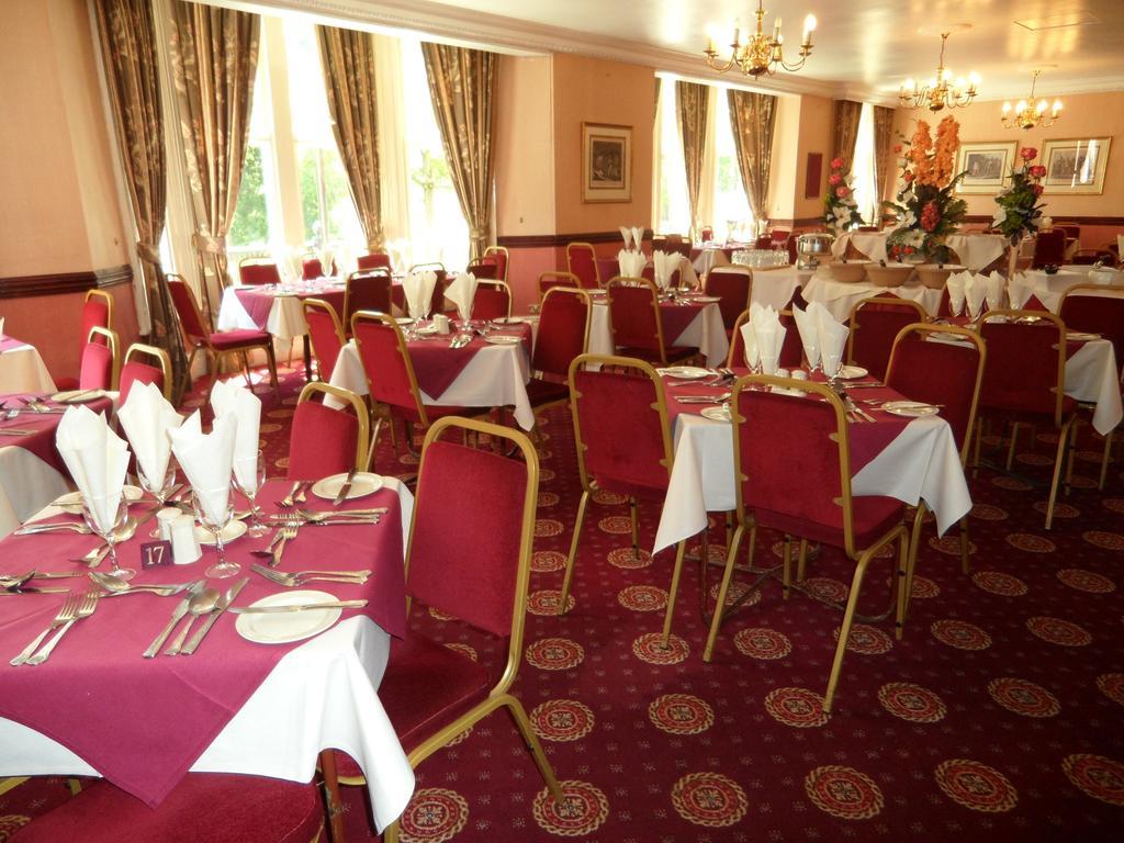Glen Usk Hotel Llandrindod Wells Exterior foto