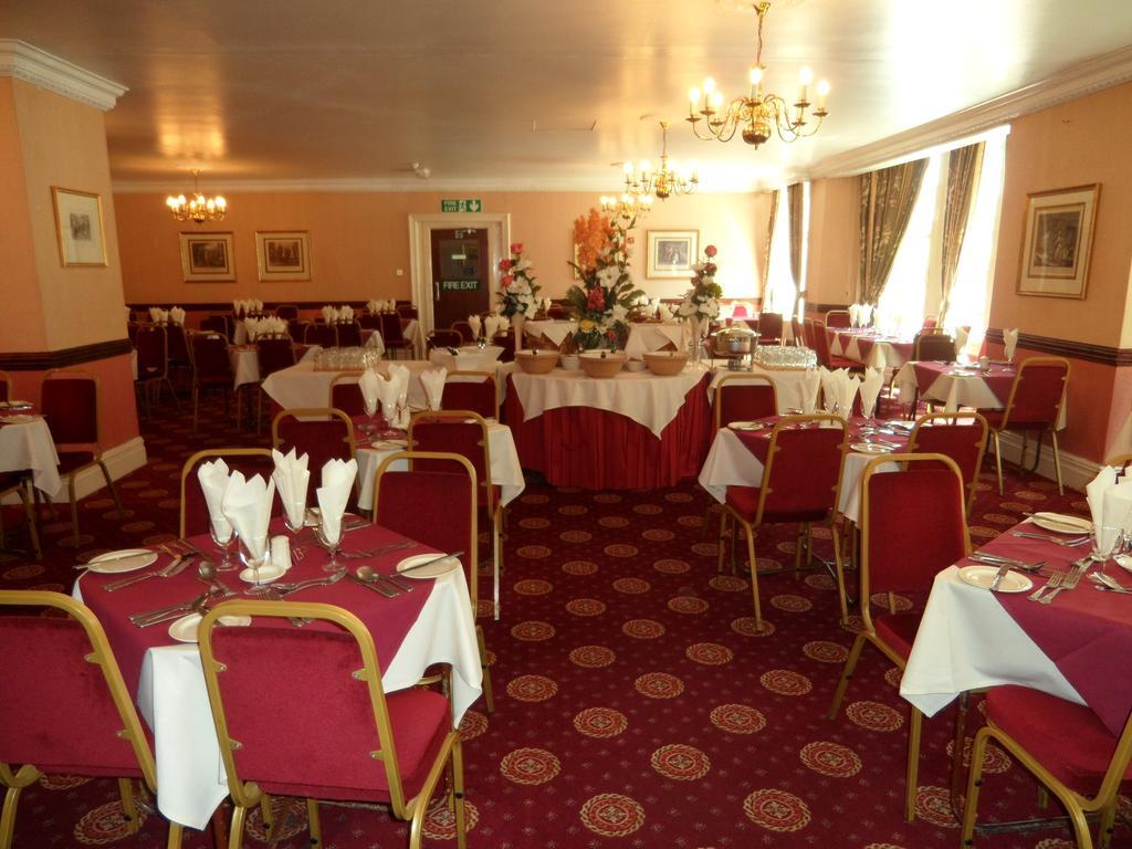 Glen Usk Hotel Llandrindod Wells Exterior foto