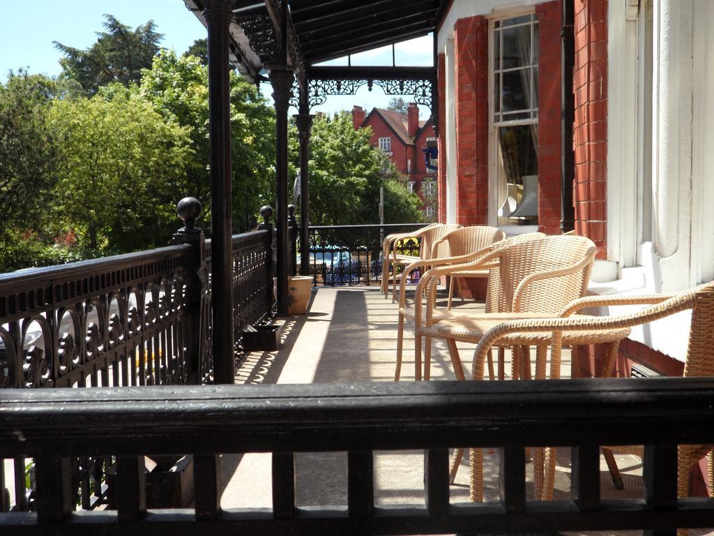 Glen Usk Hotel Llandrindod Wells Exterior foto