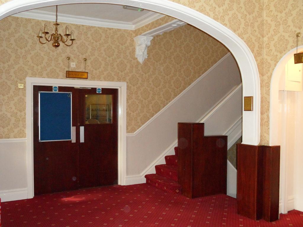 Glen Usk Hotel Llandrindod Wells Exterior foto