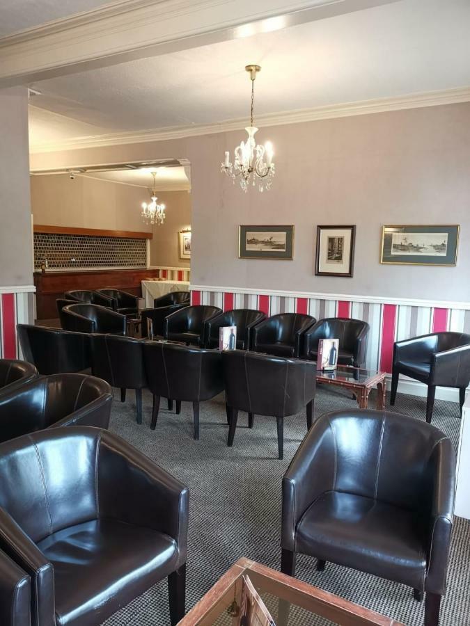 Glen Usk Hotel Llandrindod Wells Exterior foto